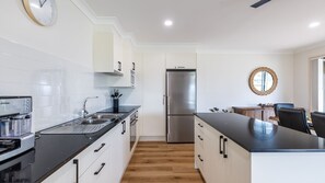 Full-sized fridge, microwave, oven, stovetop