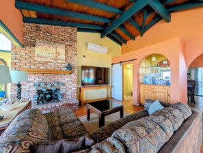 Smart TV, fireplace, books, stereo - Large entertainment area inside and out. Event property (Punta Banda)