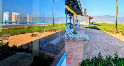 Large entertainment area inside and out. Event property