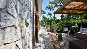 Terrace/patio - Beautiful villa with pool at La Pointe, near ocean and pool (Lège-Cap-Ferret)
