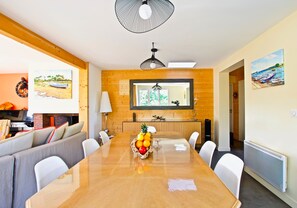 Dining - Beautiful villa with pool at La Pointe, near ocean and pool (Lège-Cap-Ferret)