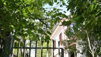 Enceinte de lâhĂ©bergement