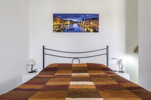 1 室のベッドルーム、WiFi、ベッドシーツ