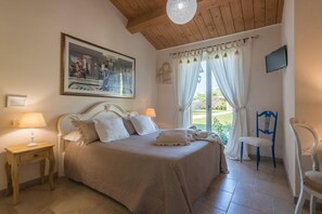 4 chambres, fer et planche à repasser, Wi-Fi, draps fournis