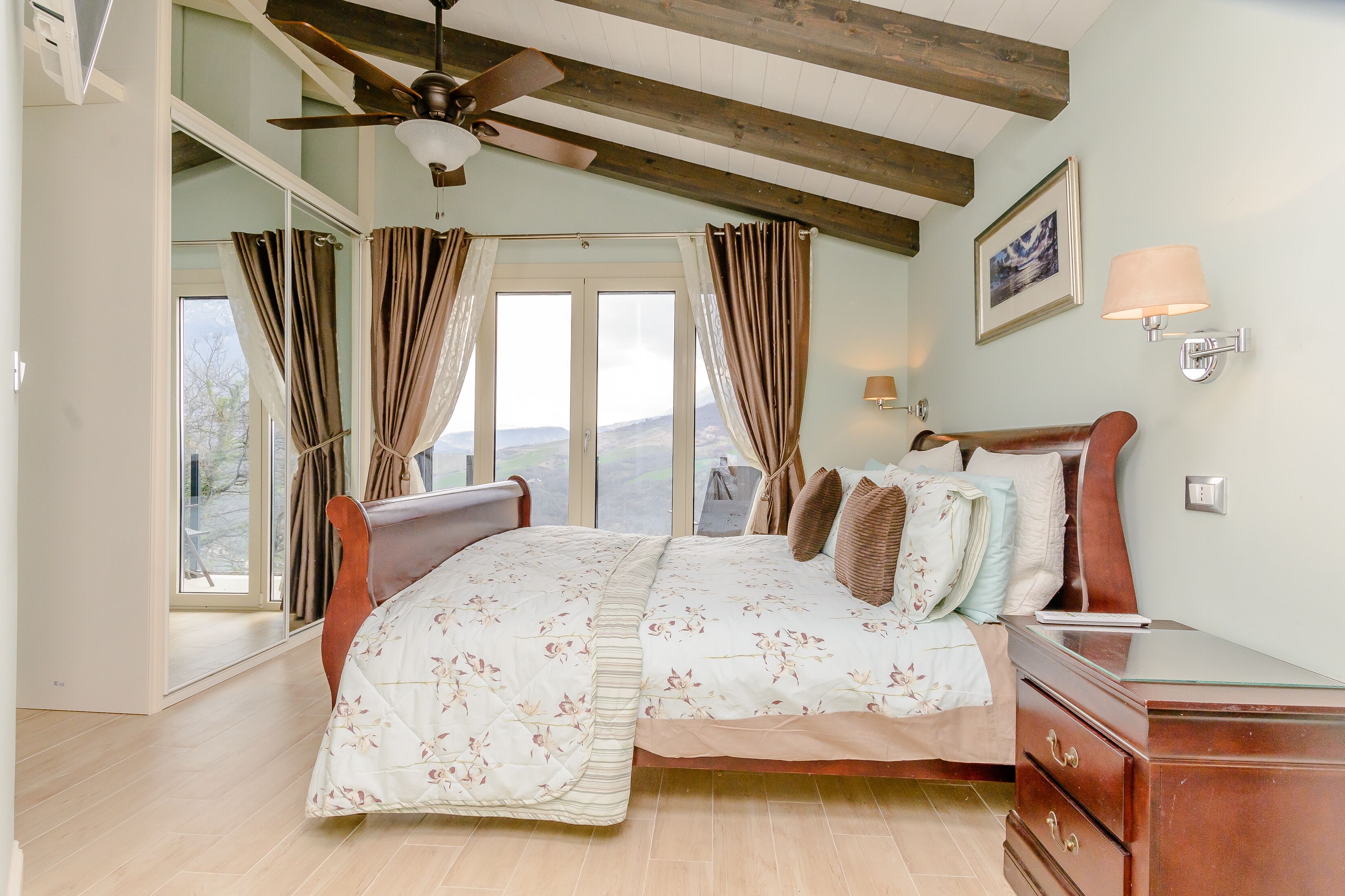 3 Schlafzimmer, Zimmersafe, Bügeleisen/Bügelbrett, Reisekinderbett