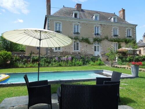 bedroom cottage with pool