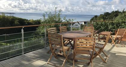In Crozon peninsula, with stunning views over the bay of Douarnenez