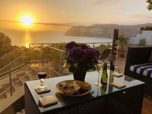 Casa Valderrama - Beautiful Spacious Villa With Private Pool And Hot Tub. 