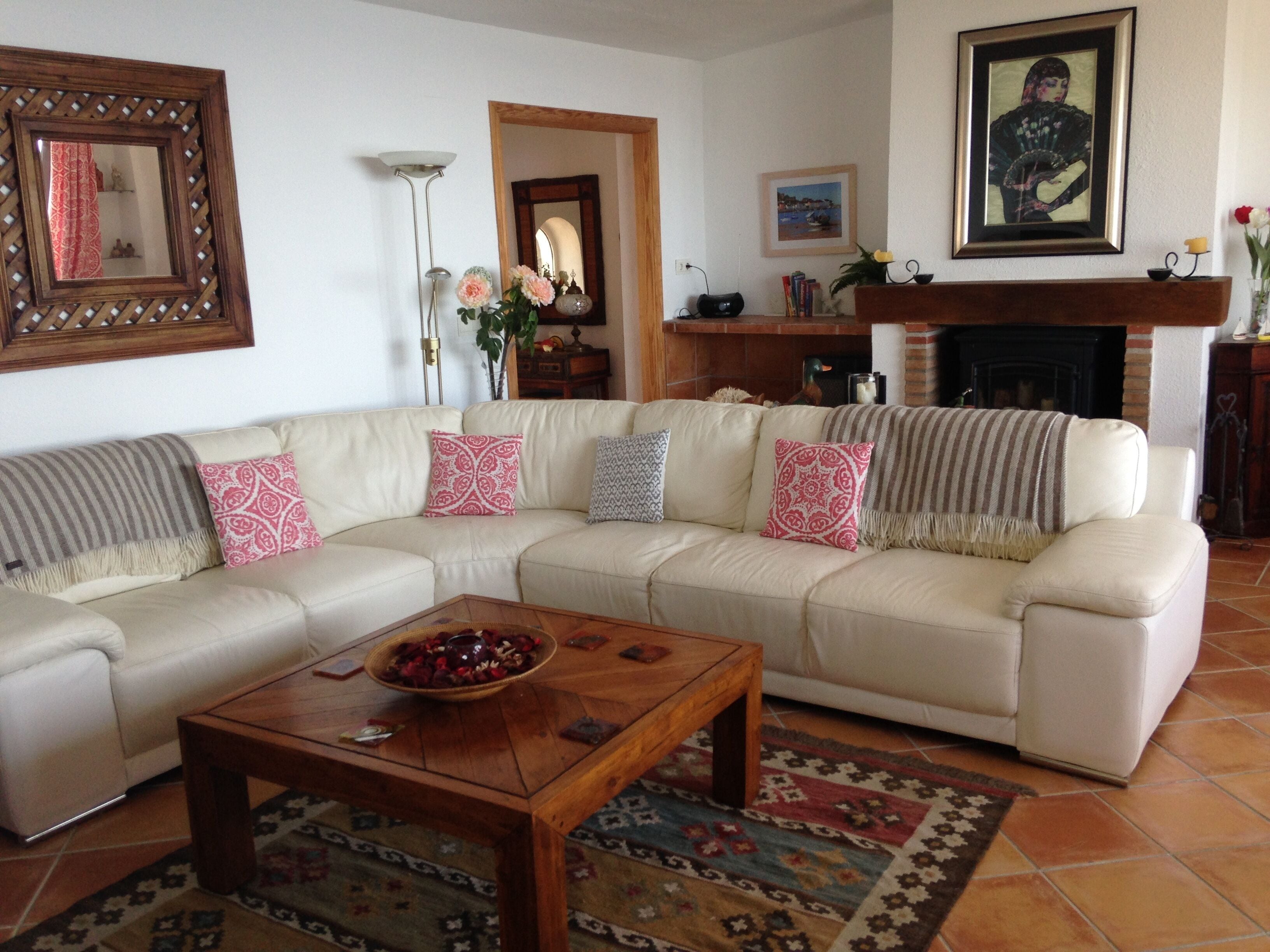 TV, fireplace, DVD player, table tennis