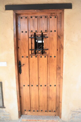 Casa Abuela Tina, spacious with cobblestone patio, source of spring water