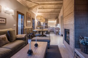 Televisión y chimenea 