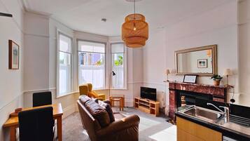 TV, fireplace, Netflix, streaming services