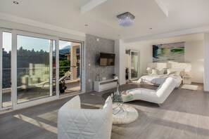 4 soverom, safe på rommet, strykejern/-brett og wi-fi