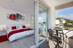 4 bedrooms, in-room safe, iron/ironing board, WiFi - Luxury villa Palladium in the center with * heated pool, * penthouse and * whirlp. (Makarska)