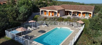 Villa Les Lavandes con piscina privata e spa multijet all'aperto