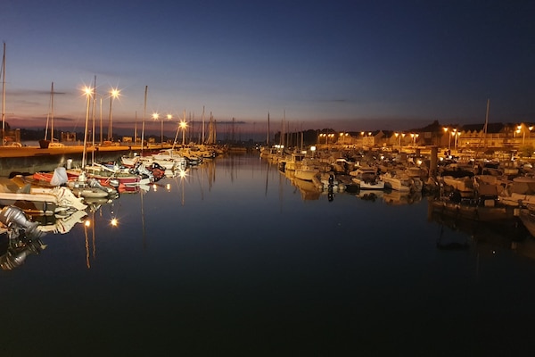 Le port de plaisance de nuit