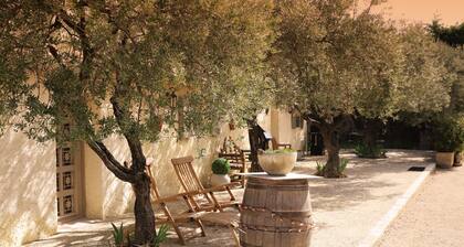 Haus zur Miete in der Provence für 4 Personen mit großem Pool.