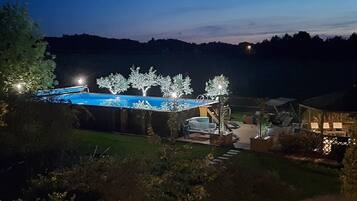 Outdoor pool, a heated pool