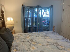 1 bedroom, in-room safe, iron/ironing board, free WiFi - Clothing Optional Studio in Paradise Lakes Resort nudist community (Lutz)