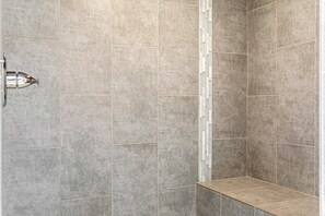 Combined shower/tub, towels, soap, toilet paper