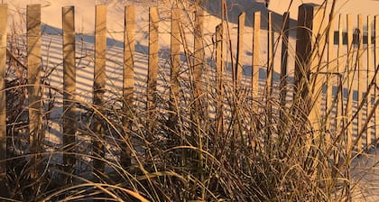 Condominiums avec vue sur la plage, adaptés aux familles, près de la plage East Pc Beach