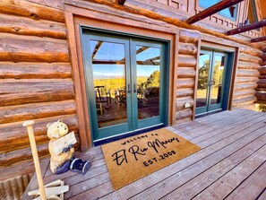 Exterior detail - Luxurious, secluded log cabin. Mountain views. Sauna, hot tub. 3 primary suites. (Mancos)