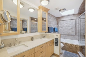 Shower, jetted tub, hair dryer, towels