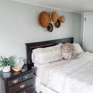 3 bedrooms, iron/ironing board, WiFi, bed sheets - ** Close to Sight and Sound Theater<br>Mother's day weekend available  (Ronks)