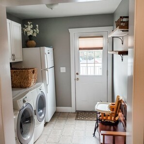 Interior - ** Close to Sight and Sound Theater<br>Mother's day weekend available  (Ronks)