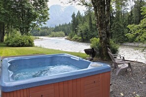 مغطس سبا خارجي