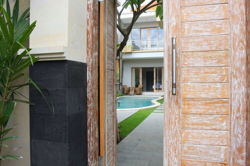 Rusty Seminyak