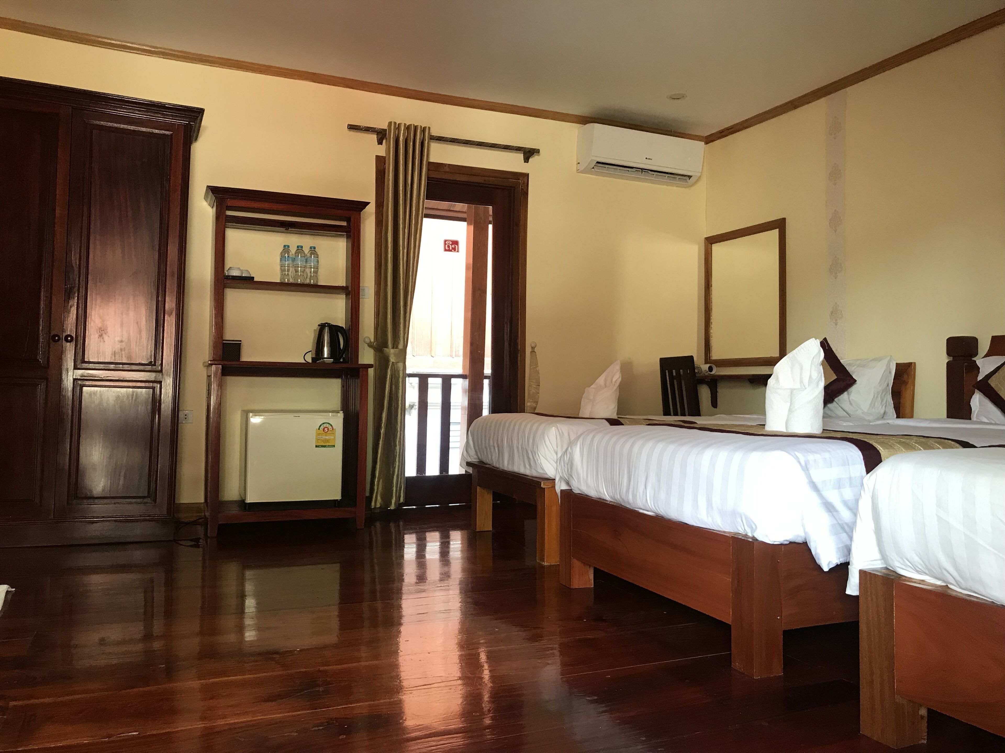 deluxe twin room, multiple beds, non smoking, city view | 1 bedroom, down duvets, memory-foam beds, minibar