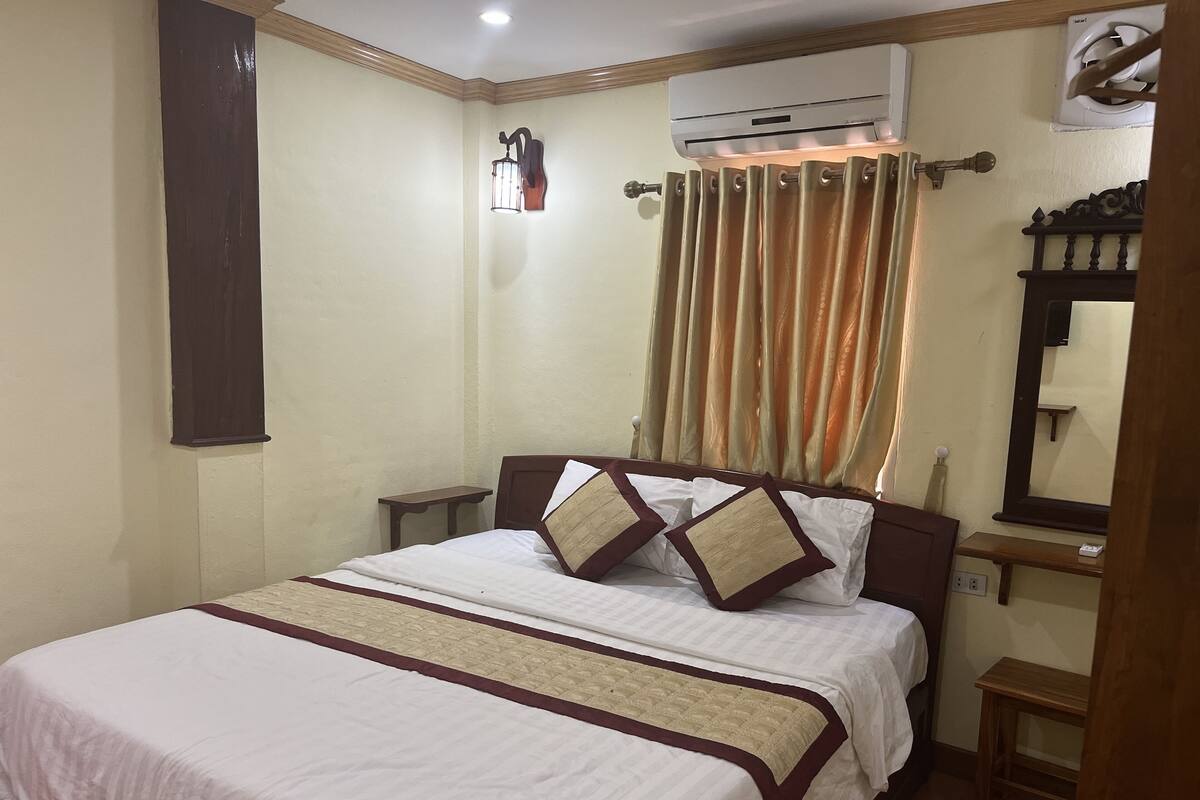 Standard Room, 1 Bedroom, Refrigerator | Gebar bulu kapas, busa memori, bar mini, peti besi dalam bilik 