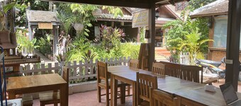 Xayana Home