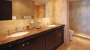 Bathroom - Condo Coral Cove 11 - Near Sandy Lane Beach (Paynes Bay)
