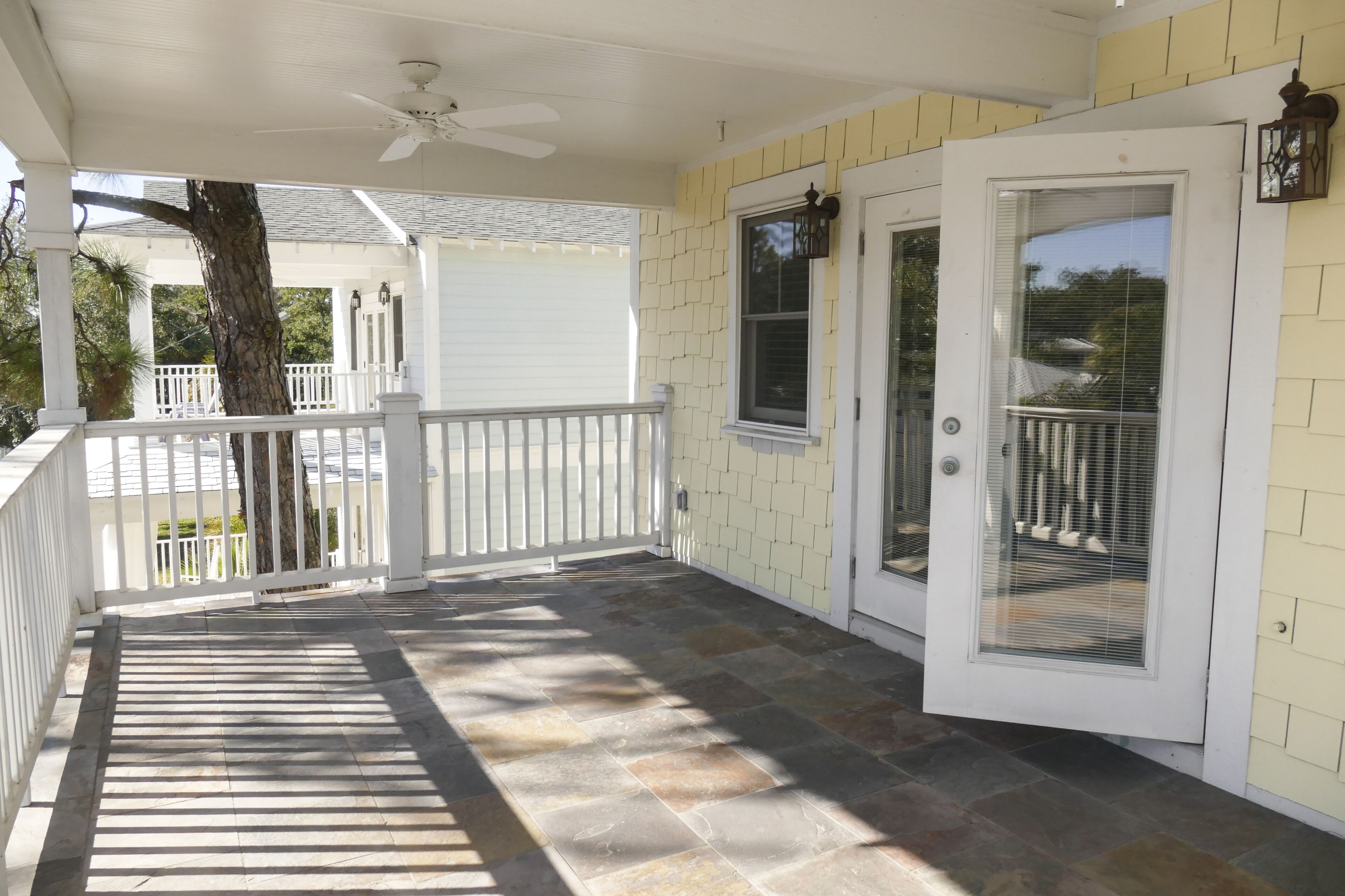 تفاصيل الفندق من الخارج