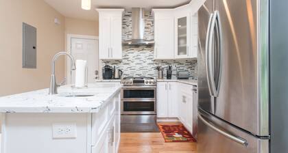 Super Convenience 2BR Condo W/Private Parking in Newton