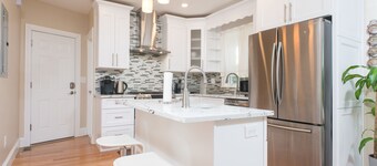 Premium Furnished 3BR Home Monthly Stay in Newton