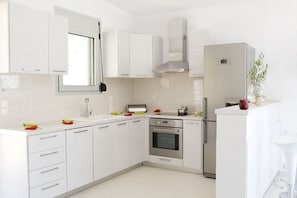 Kühlschrank, Ofen, Herdplatte, Geschirrspüler