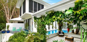 Pool - Belle Escapes  Tranquil Waters Luxury Home Palm Cove (Palm Cove)