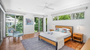 3 habitaciones, escritorio, tabla de planchar con plancha y wifi gratis 