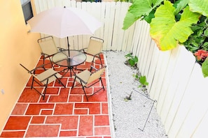 Terrace/patio - ESCAPE BY ANDY RESORT is very good for couples, business travelers, tourist, (Cutler Bay)