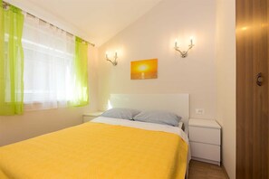 1 bedroom, free WiFi, bed sheets
