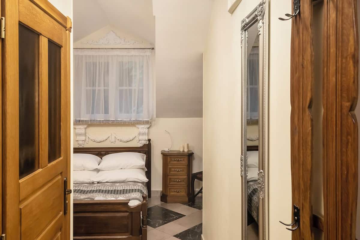 Deluxe Double Room | In-room safe, desk, laptop workspace, iron/ironing board