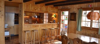 Outside : flat on the ground floor and on the 1rst floor of a chalet, for 8 persons, access from the