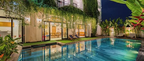 Villa Signature, plusieurs chambres, vue piscine | Vue de la chambre