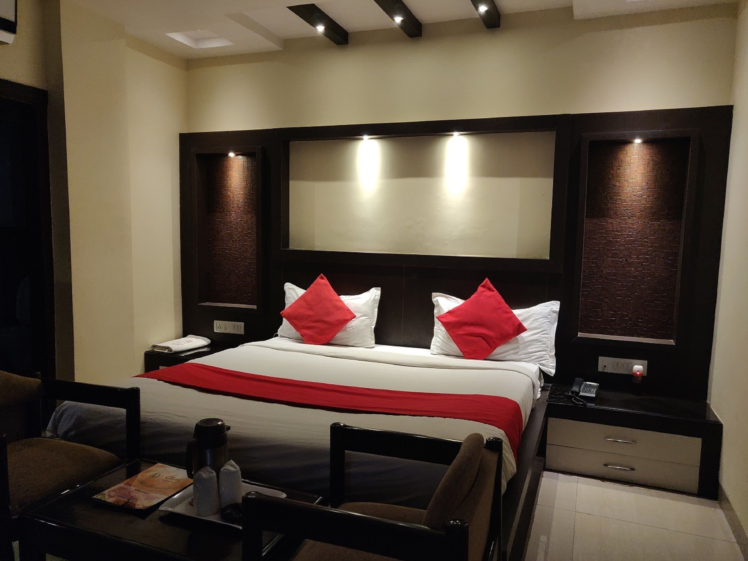 1 bedroom, iron/ironing board, rollaway beds, free WiFi