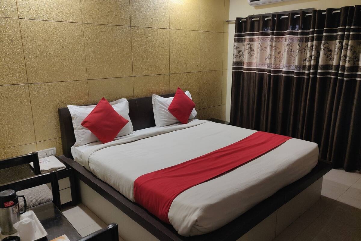 Superior Room, 1 Double Bed | 1 bedroom, iron/ironing board (on request), rollaway beds (surcharge)