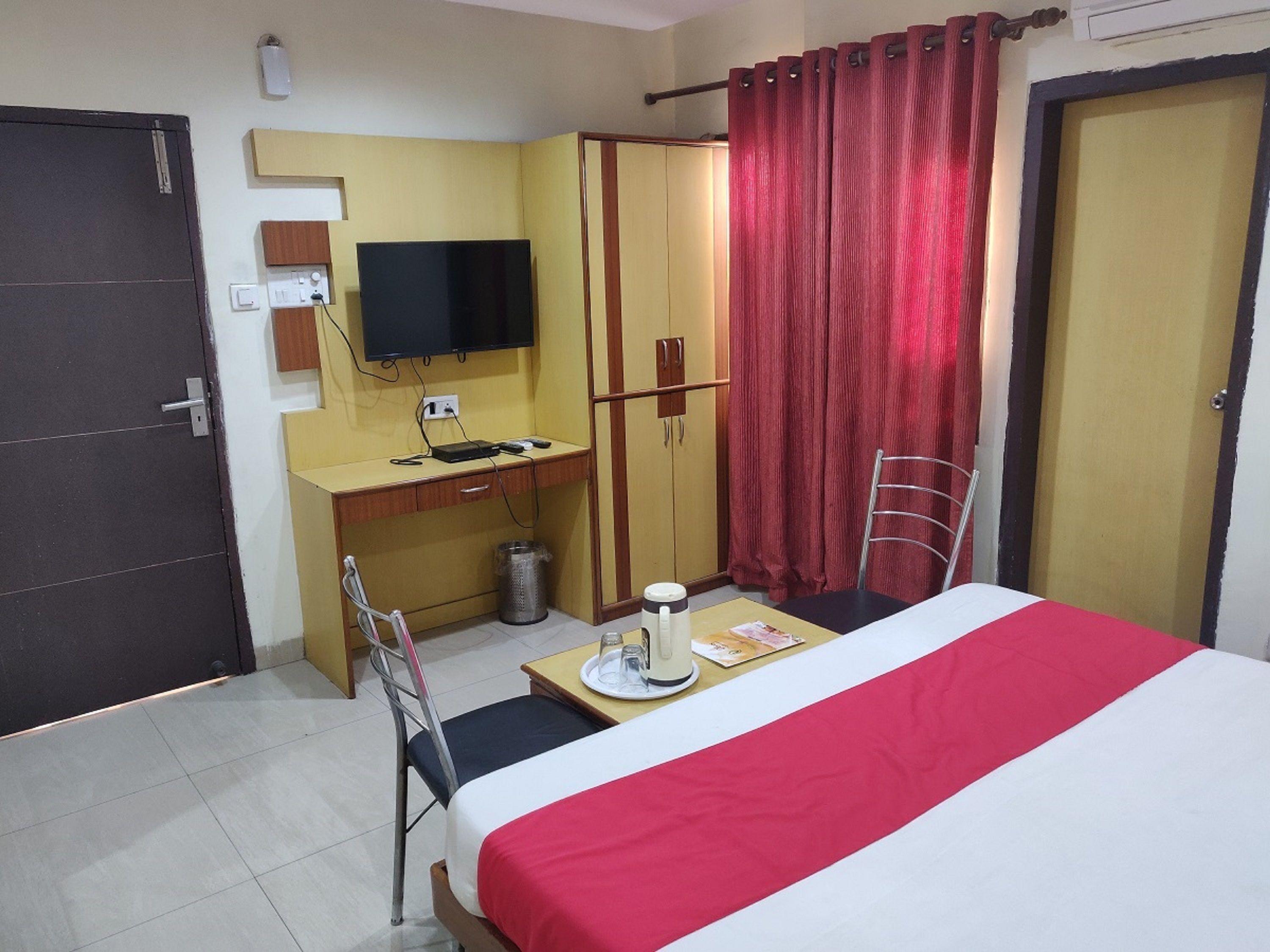 1 bedroom, iron/ironing board, rollaway beds, free WiFi