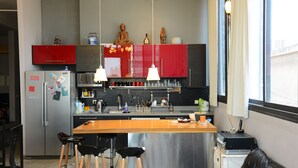 Unclassified image, 5 of 9, button - Large Loft by TLV center Train station (Ramat Gan)